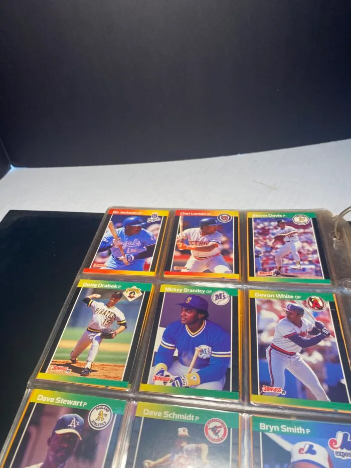 1989 Donruss Baseball Cards in Sleeves- Includes Pop-Ups and other subsets - Image 3