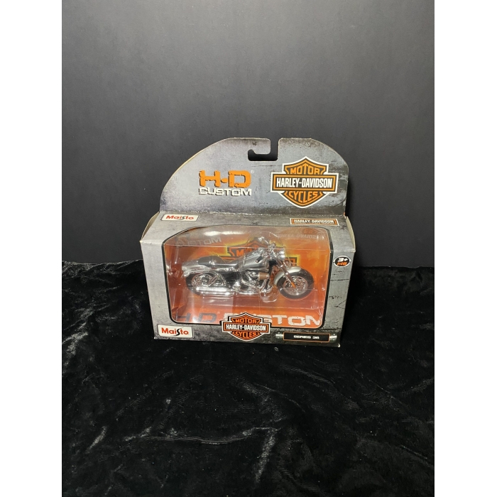 Maisto Harley-Davidson 2009 FXDFSE CVO Fat Bob Diecast Motorcycle 1:18 Scale Series 36 - Image 4