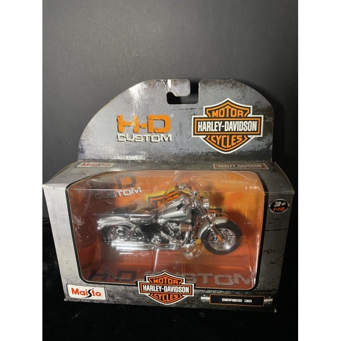 Maisto Harley-Davidson 2009 FXDFSE CVO Fat Bob Diecast Motorcycle 1:18 Scale Series 36 - Image 3
