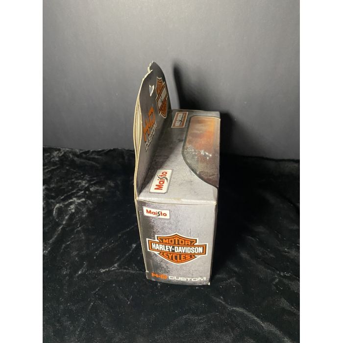 Maisto Harley-Davidson 2009 FXDFSE CVO Fat Bob Diecast Motorcycle 1:18 Scale Series 36 - Image 7