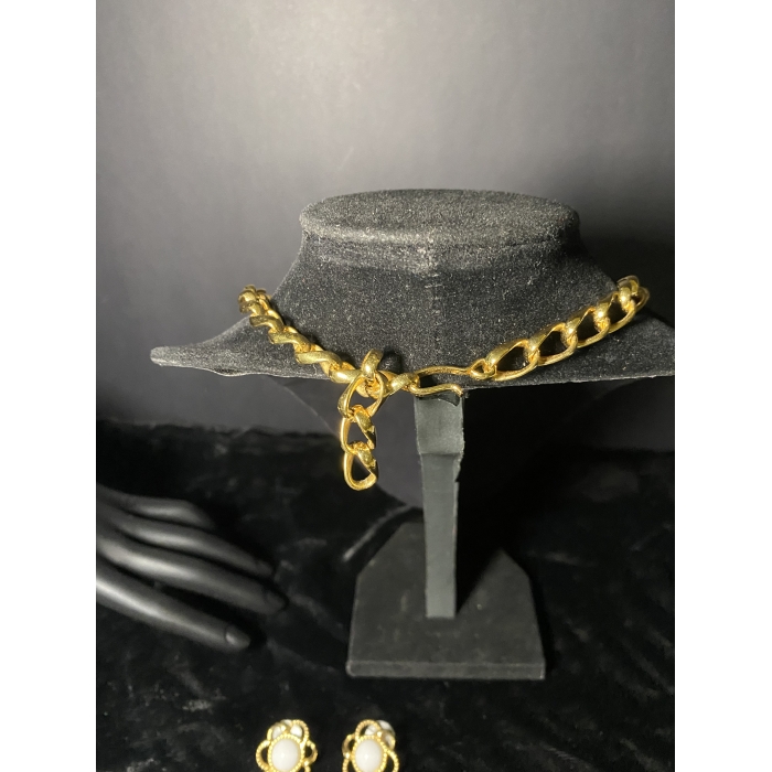 Monet Gold Tone Necklace, Bracelet, and Earrings - Image 13