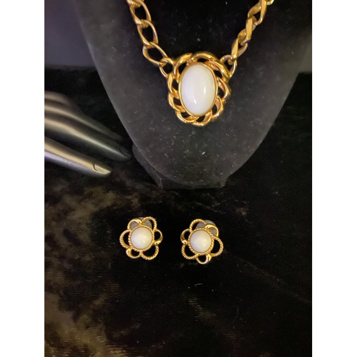 Monet Gold Tone Necklace, Bracelet, and Earrings - Image 6