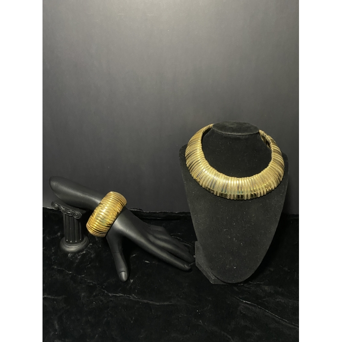Retro Gold Tone Cleopatra Choker And Wrist Cuff Bracelet - Image 3