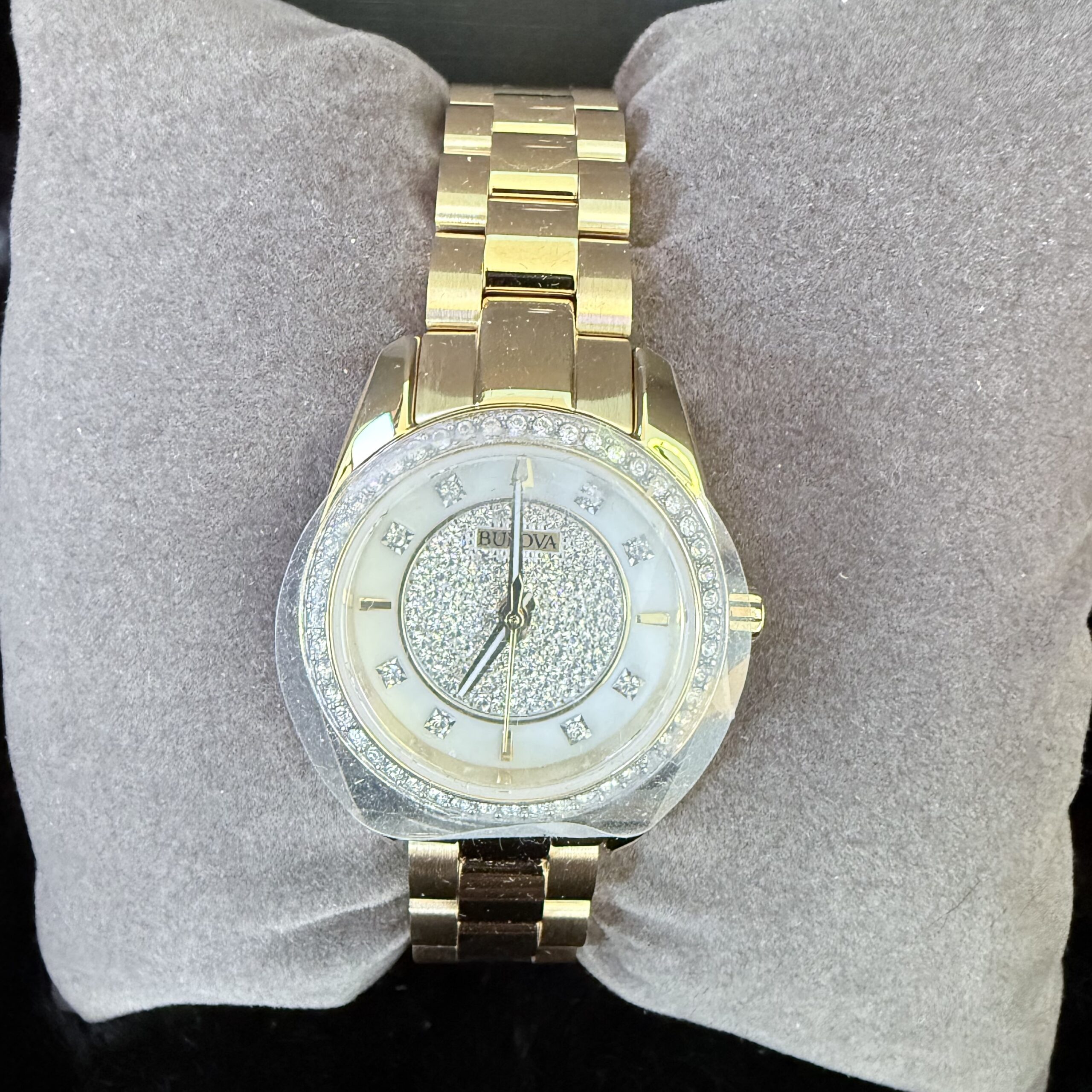 bulova ladies classic round dial crystals 2