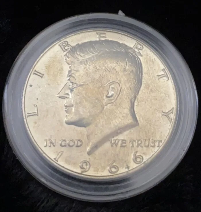 (1) 1965 & (1) 1966 Kennedy Half Dollars in Mint State - Image 4