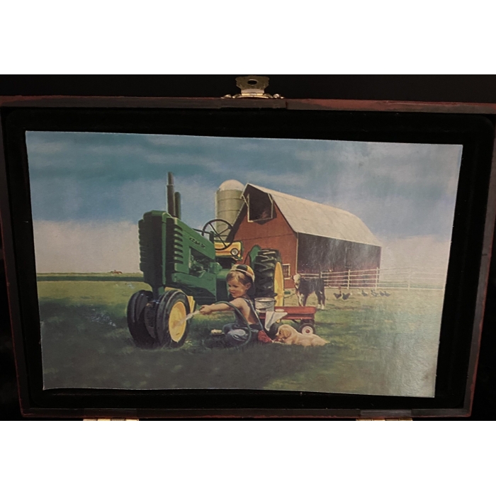 Green Tractor & Boy Collector Pocket Knife With Red Display Box - Image 6