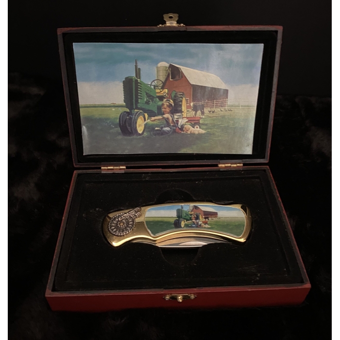 Green Tractor & Boy Collector Pocket Knife With Red Display Box - Image 3