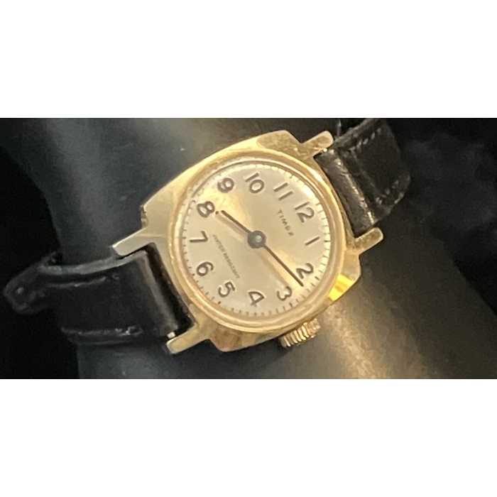 Vintage Timex Gold Tone Womens Watch
