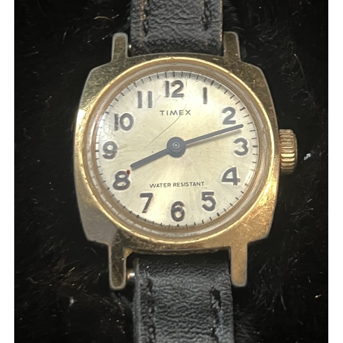 Vintage Timex Gold Tone Womens Watch - Image 12