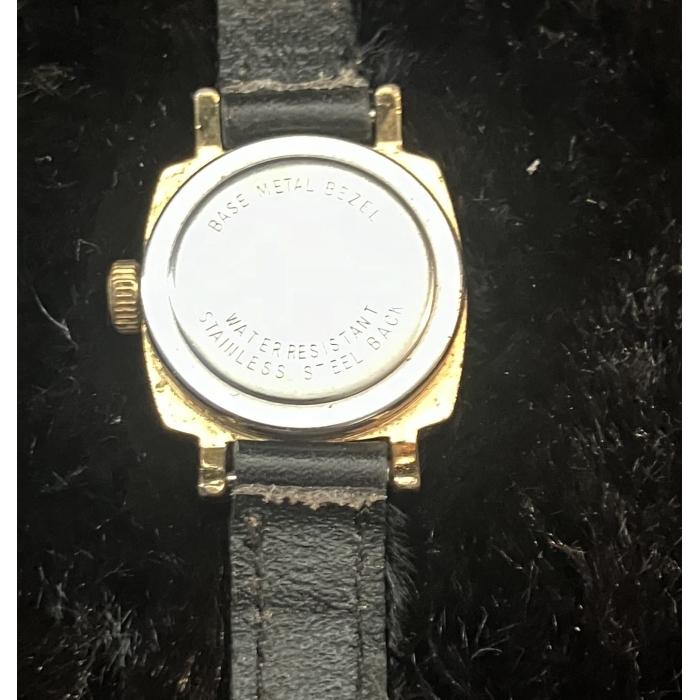 Vintage Timex Gold Tone Womens Watch - Image 8
