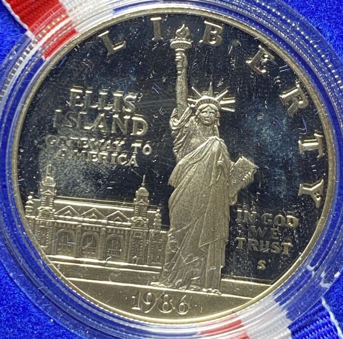 1986 Liberty coin with Statue of Liberty design.