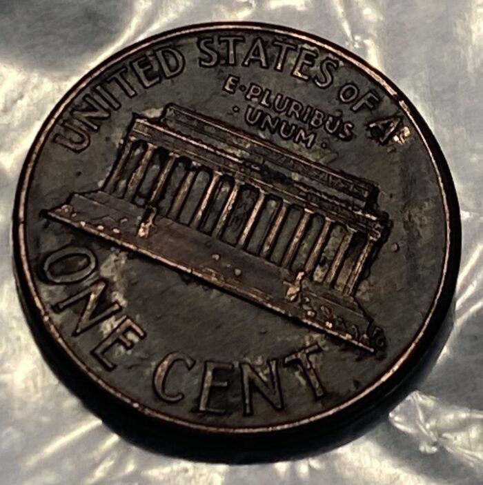 Close-up of a US penny, Lincoln Memorial side.