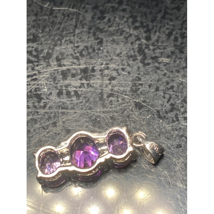oval faceted purpleviolet amethyst pendant set in 18kgp, featuring a 3 natural and authentic gemstones3