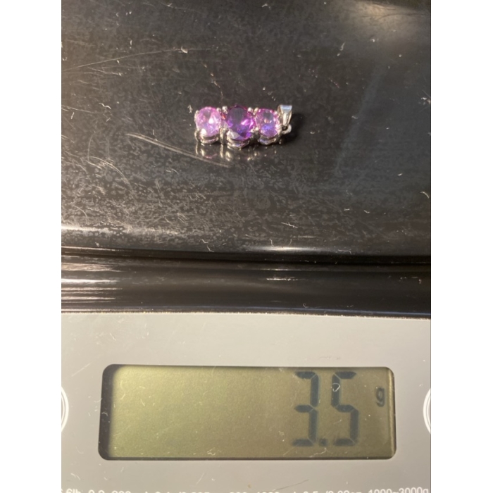 oval faceted purpleviolet amethyst pendant set in 18kgp, featuring a 3 natural and authentic gemstones5